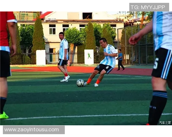 踢足球先生的传奇旅程与青春岁月的激情碰撞